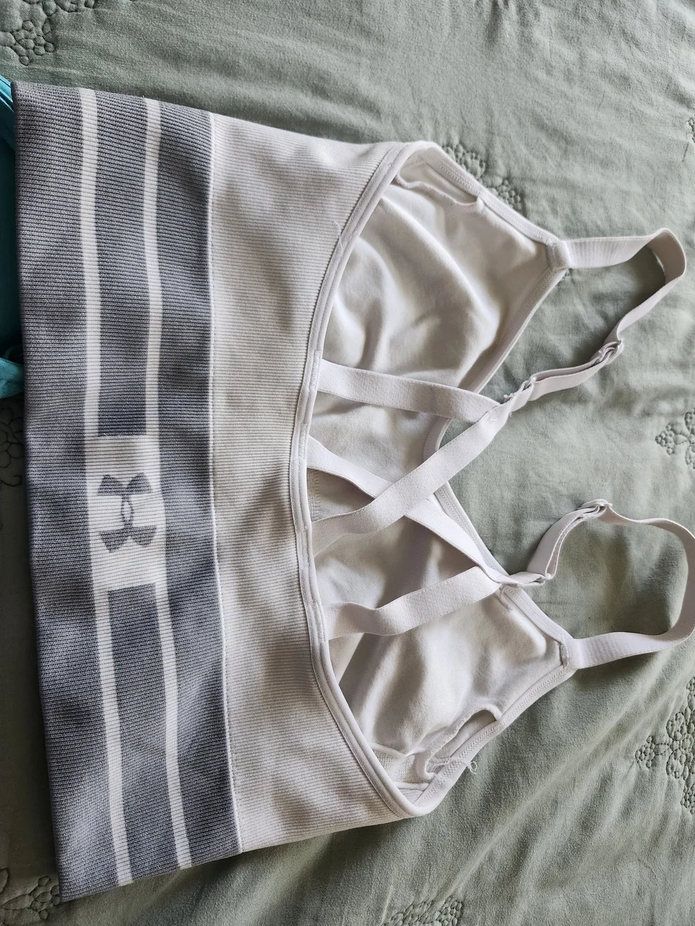 Under Armour White And  Teal  Color Set  Seamless Sports Bra.